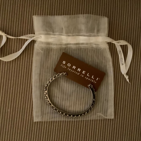 Sorrelli cuff bracelet - Picture 4 of 5